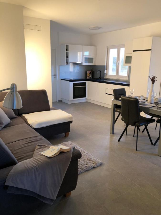 Apartments Villa Prima Privlaka  Esterno foto